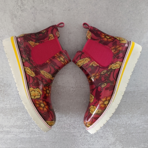 COUGAR Kensington Floral Chelsea Lug Sole Waterproof Rain Winter Snow Boot 8 NWT - Picture 1 of 7